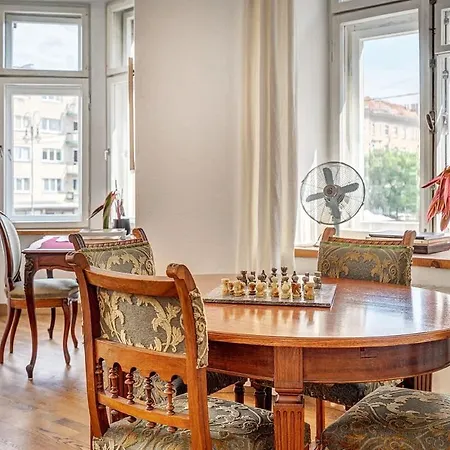 Domillion 2bdr Str Antique Vl476 Апартаменты