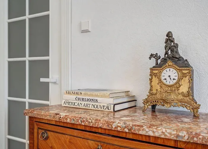 Butas Domillion 2bdr Str Antique Vl476 Vilnius