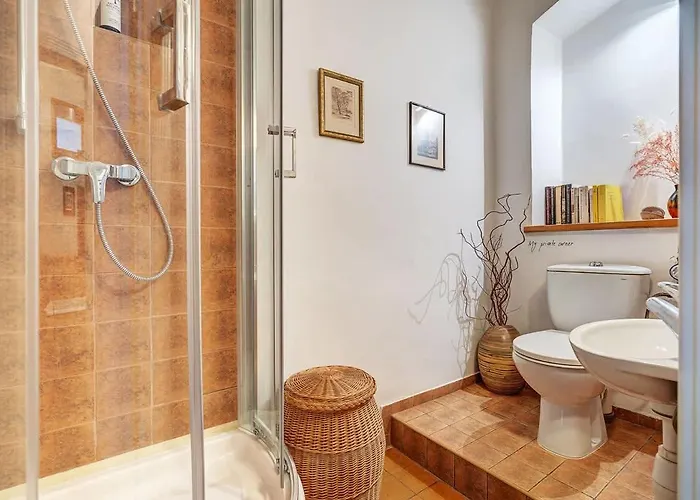 Domillion 2bdr Str Antique Vl476 *