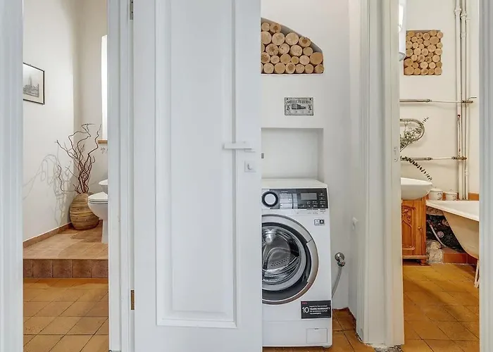 Domillion 2bdr Str Antique Vl476 *