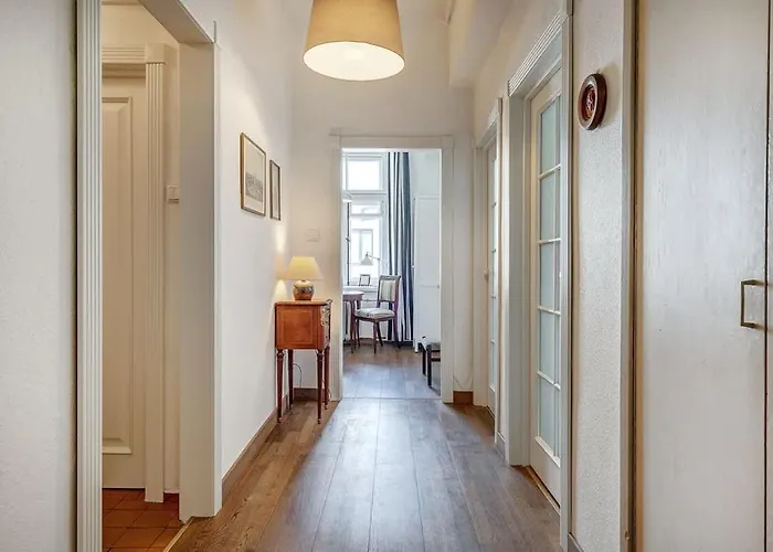 Domillion 2bdr Str Antique Vl476 Apartman *