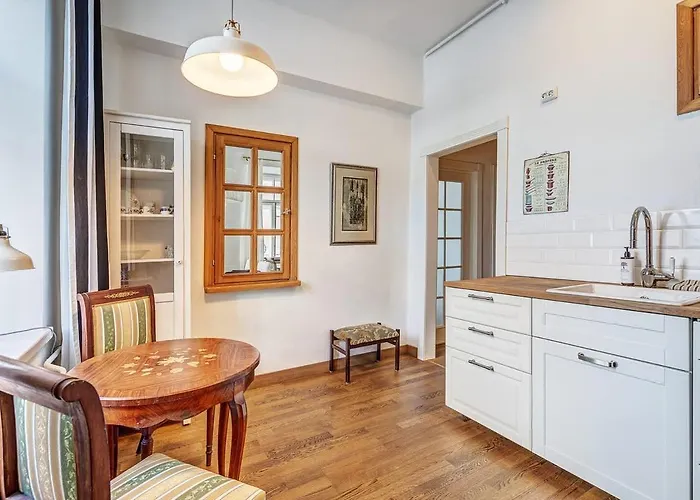 Domillion 2bdr Str Antique Vl476